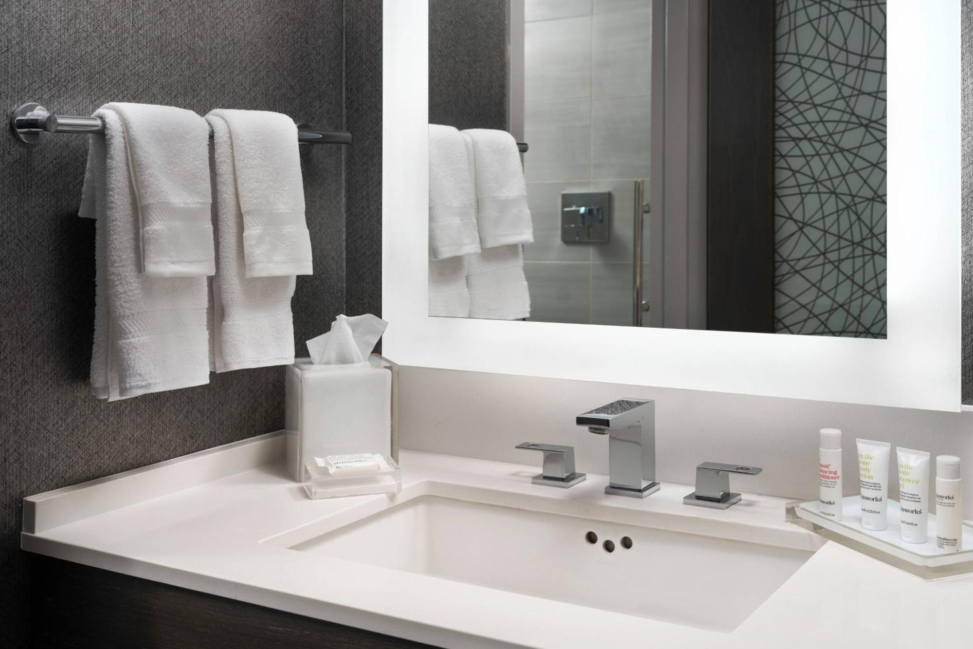 Warner Center Marriott Woodland Hills Hotel Los Angeles